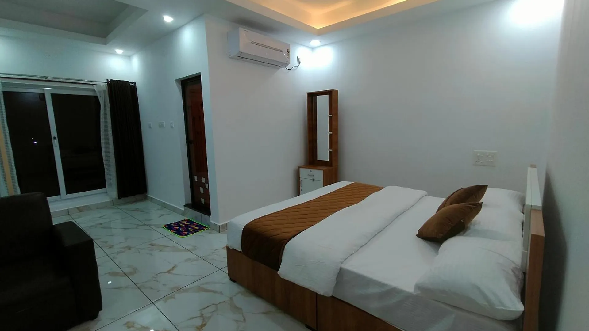 Hotel The Mountmist Kochi