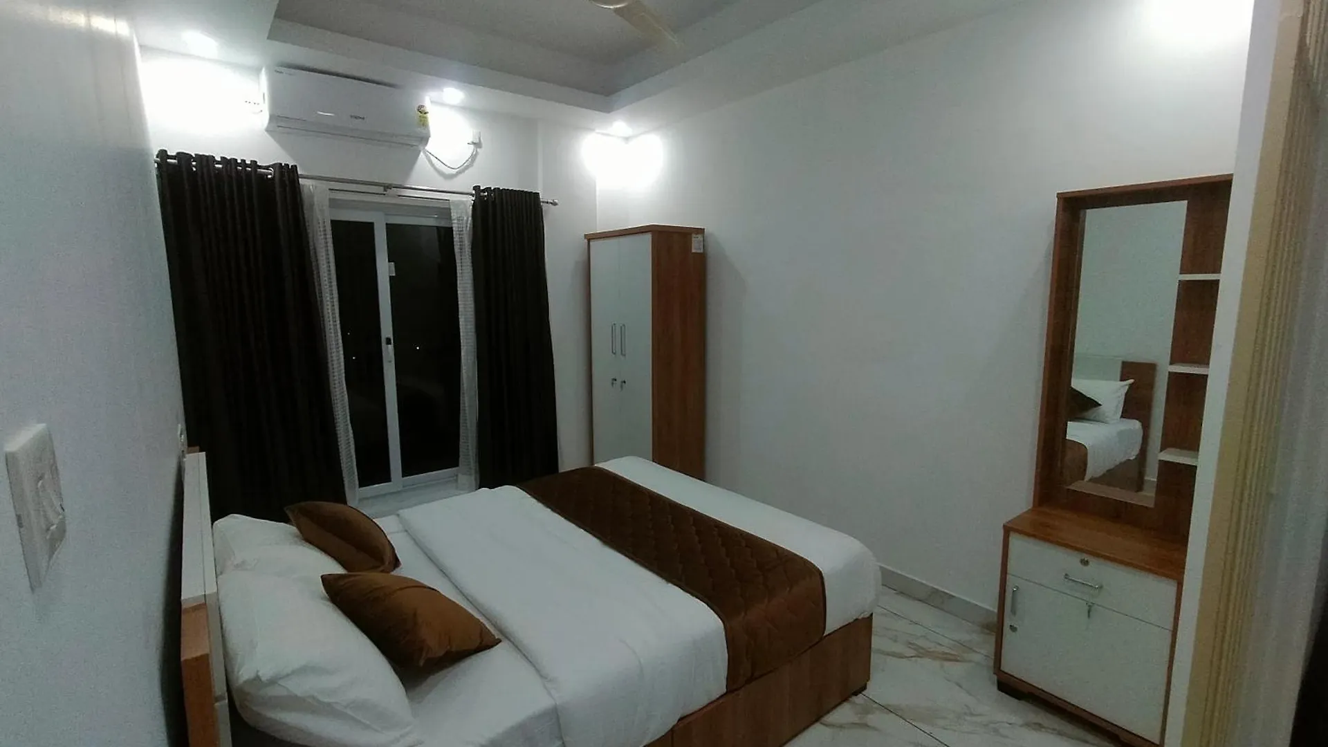Hotel The Mountmist Kochi 3*,